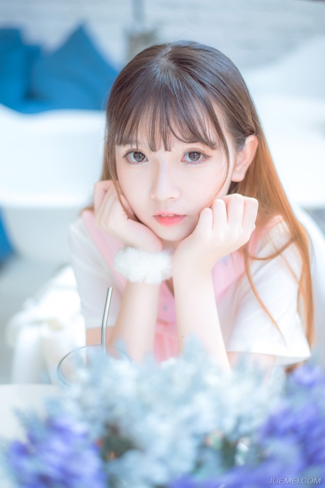 路还很长，难免心酸皱眉，但无论怎样，别松手就好。